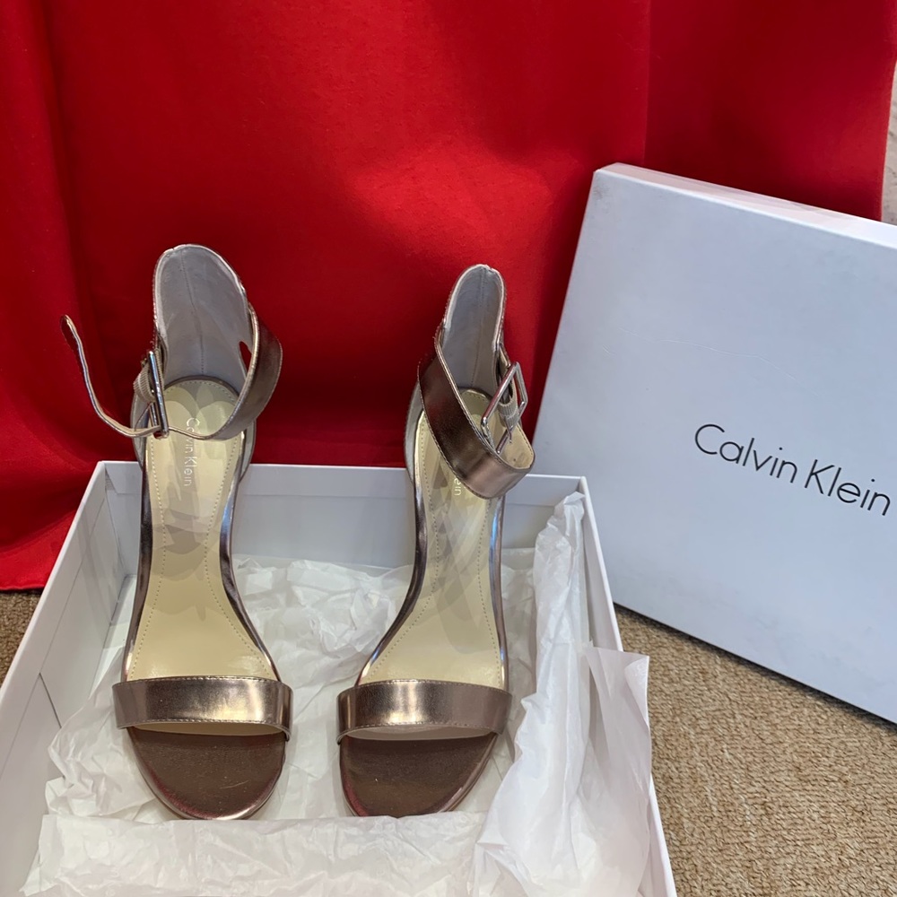 Calvin Klein VivianTumb Metallic sandals